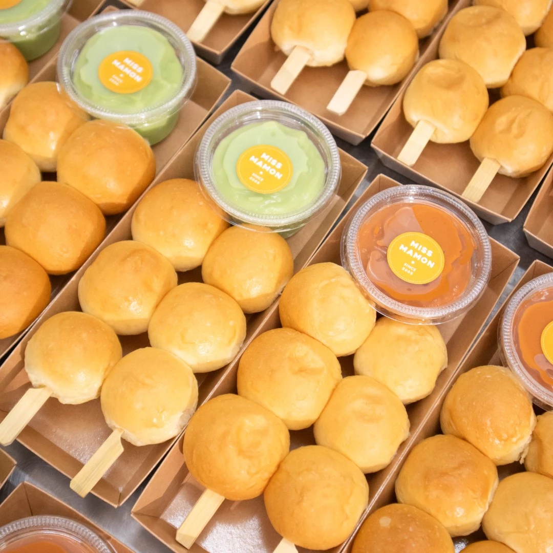 Signature Pang-Ball พร้อมพนักงานบริการ